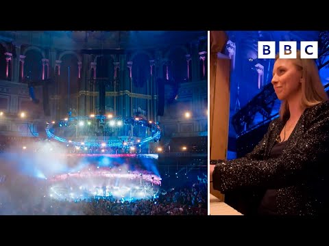 TikTok organist plays for HUGE Bonobo rave in the Royal Albert Hall | The One Show