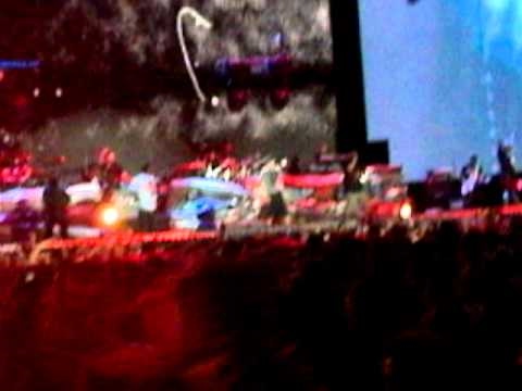 EMINEM AND D 12 FIGHT  HOME AND HOME DETROIT CONCERT