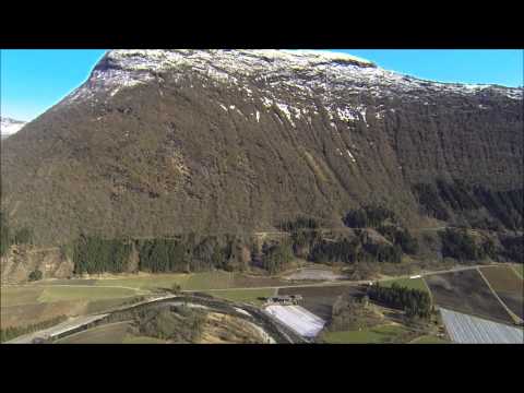 Flyge høgt i Valldal