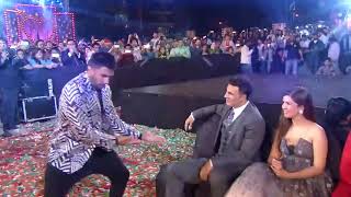 Download lagu Akshay Kumar And Ranveer Singh Dancing In Award Show 😂😄 mp3