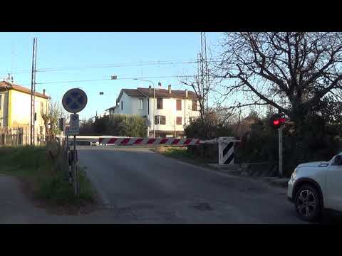 Passaggio a livello di via Filanda Vecchia - Faenza (RA) / Level Crossing / Spoorwegovergang / 踏切