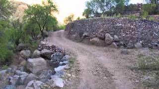 preview picture of video 'Piste 4x4 Gandini-Maroc tome 8 : de Taliouine à Tazenakht par la rocade sud du Siroua'