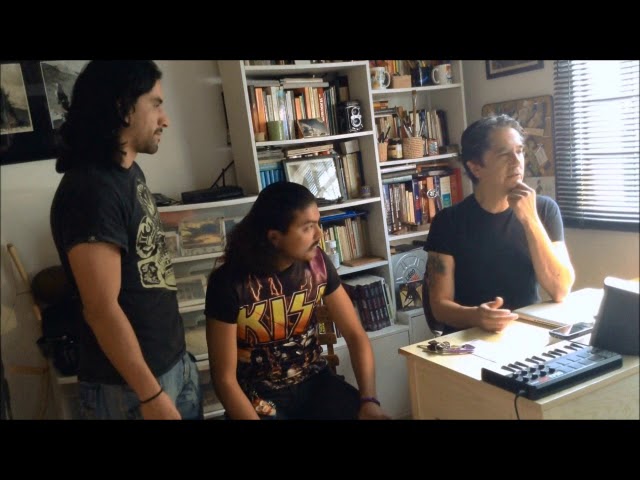 Vídeo relacionado con Rockboy y la rebelion de las chicas / Rockboy and the Girls Attack (Antisocial)
