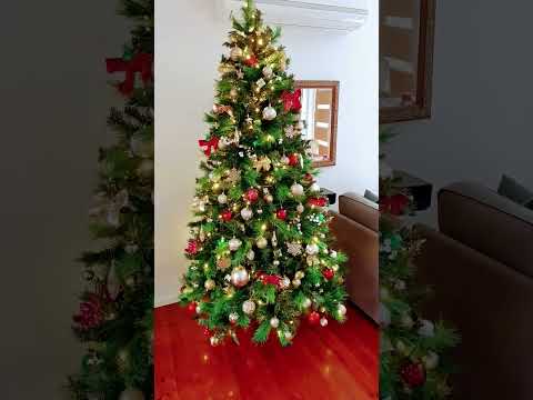 Christmas Tree Decorate with Me! | #christmas #christmastree #christmasdecor #shorts  🎄✨️❤️