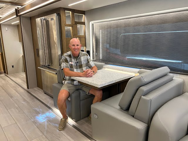 Preview image of 2023 Newmar King Aire 4531 (17N221308) youtube video