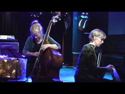 FROKOSTPAUSE/LUNCH BREAK (Marie Louise Schmidt), by Sophisticated Ladies DUO