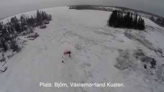 preview picture of video 'AssistanceKåren Sundsvall Bärgar en skoter som gått under isen.'