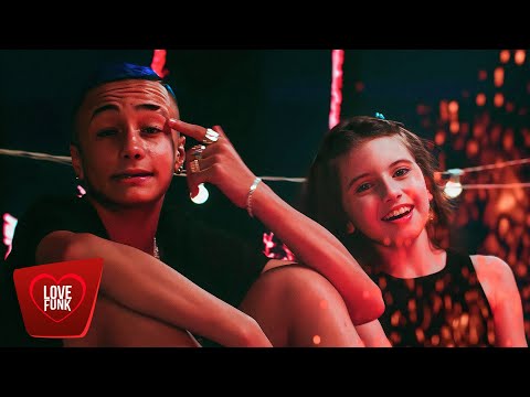 SOBRANCELHA COM RISQUIN DE NAVALHA - Carolina Ferreira ft. MC Murillo PV (Web Clipe) DJ Neeh