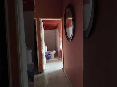 VENDO EDIFICIO TRES PISOS COMPLETO CON NEGOCIO - Negocios Establecidos