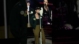 Jonas Brothers - Lovebug (Live)