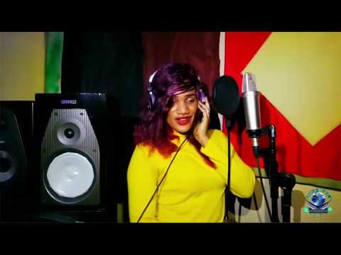 Hullo john blaq ft  Marielah Bassa , official video 2020 (Combained by Aiine pro)