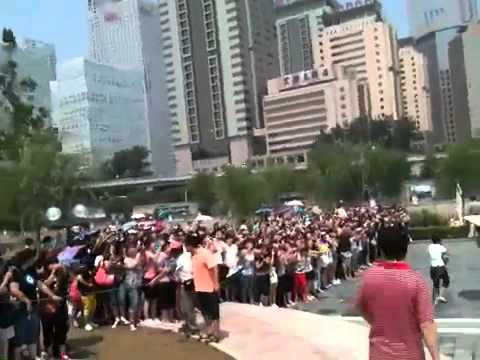 100811 Heechul's Twitter Video Update