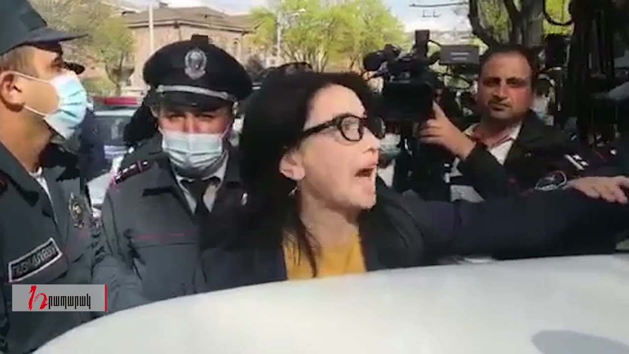 Սոնա Աղեկյանին քաշքշելով տարան