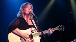 Gretchen Peters - Waiting for the Light to Turn Green