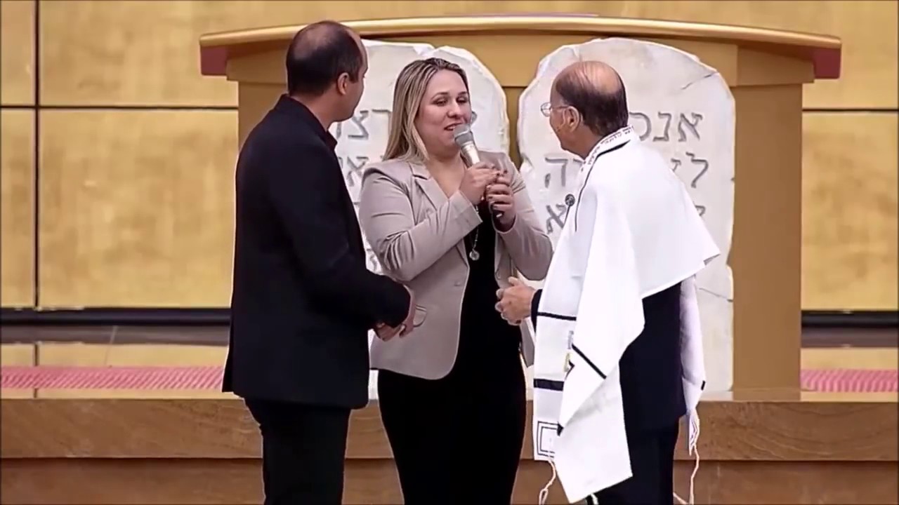 Testemunho de Fogueira Santa Thais e Adriano