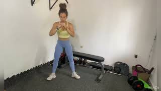 Elevaciones de talón en sentadilla