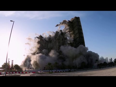 UAE demolishes towers in 10 seconds