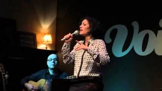 Elena Gadel - Lluna Plena a Voilà Cafè Teatre