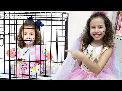 Valentina and her baby sister 👋🏻 LIBRAS 👋