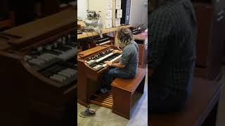 Carey Frank blazing on Hammond organ