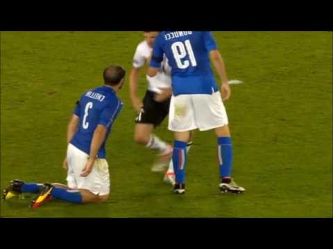 EM2016 Deutschland - Thomas Müller vs. Giorgio Chiellini Funny (HD)