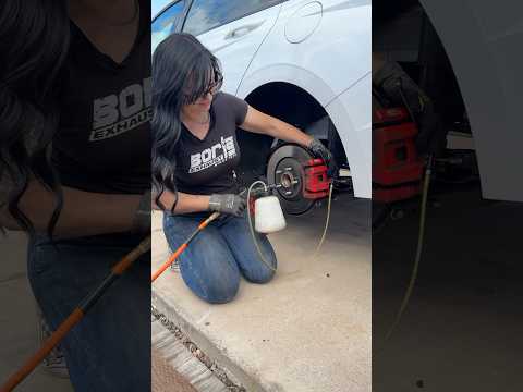 LETS BLEED SOME BRAKES and use some Liqui Moly brake fluid!