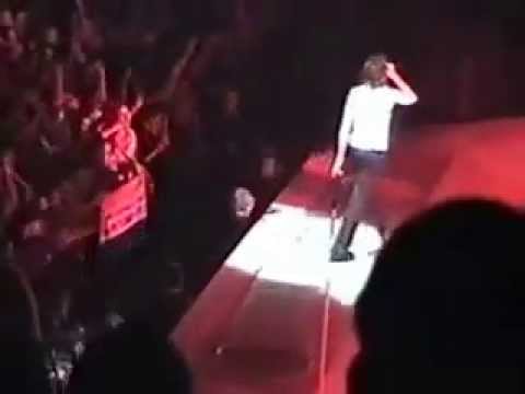 Depeche Mode - Girl on Stage with Dave Gahan- Fly on the Windscreen - Devotional Tour 21/7/93