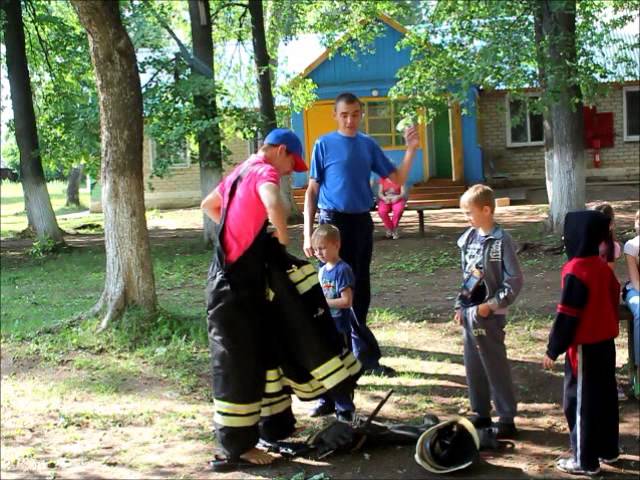 Получилось неуклюже, но задорно