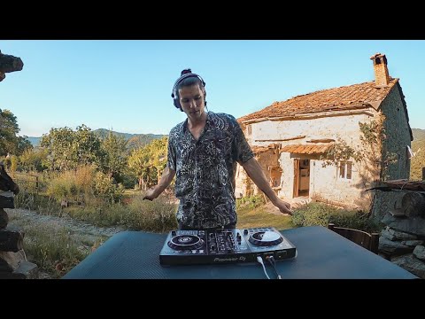 holiday house melodic mix