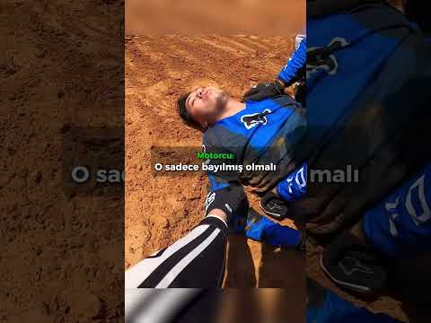 Kaza yapan motorcunun üstünden atladı...🏍️😬