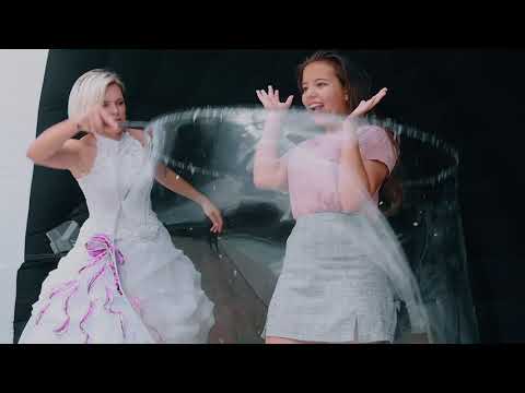 Alluring Bubble Show video.