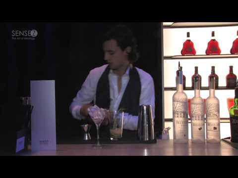 Mark met de Pear and Rosemary Martini - door sensez.nl