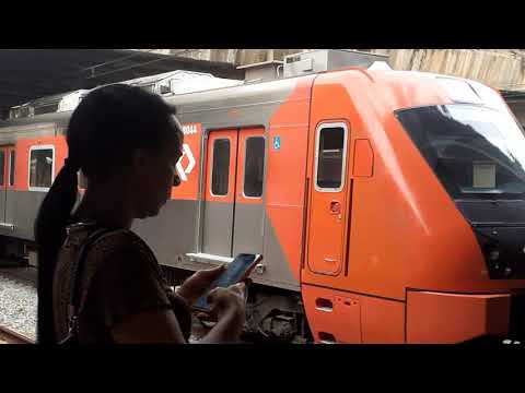 Série 2500 e 8000 (U524 e S044) na Estação Luz