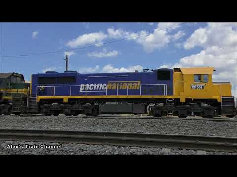 XR555, X43 & XR551 on a grain train at North Geelong - 28.1.18