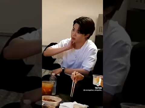 O pequeno infarto do Jimin🥺 Ele ficou tipo: Vc não me ama mais kook??    #jikookmoments #bts#army