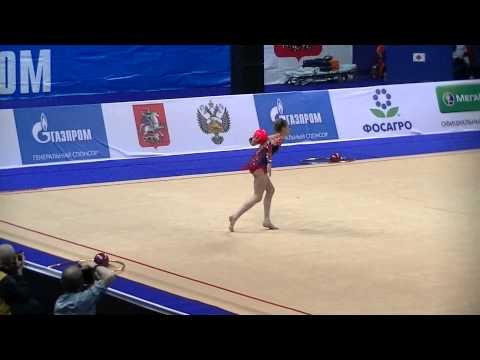 Carmen Whelan (CAN)  ball    Grand Prix Moscow 2013