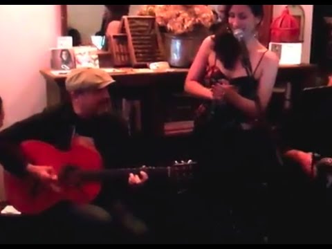 Besos en Abril - Javier Ruibal y Bárbara Martínez