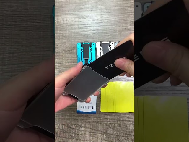 Vídeo relacionado con Enterprise USS Starfleet Command Uniforme Emblema Metálico Billetera/Cartera Bi-Fold ID & Tarjetero, Amarillo