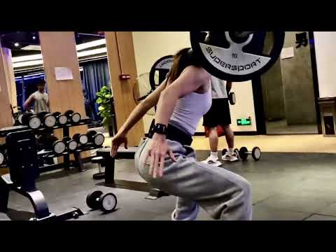 girl with muscles 21