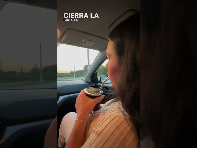 Vídeo relacionado con 2 posavasos para coche, soporte para bebidas, 7 cm, universal, brillantes brillantes, accesorios para el interior del coche, antideslizante, estructura de panal de abeja para decoración del coche