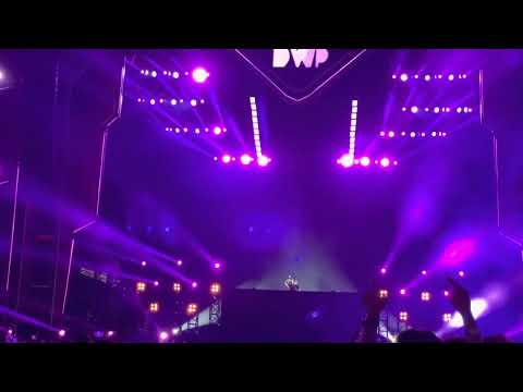 THE CHAINSMOKERS x ILLENIUM - TAKEAWAY live at Djakarta Warehouse Project DWP 2022