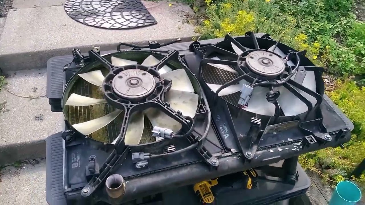 Radiator installation, 2000 Toyota Avalon