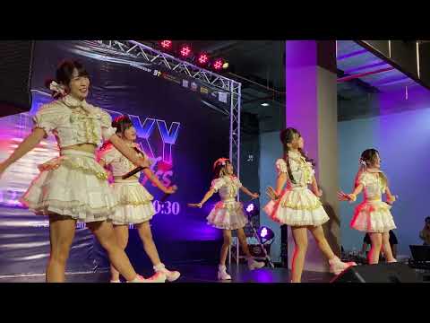 Siam☆Dream - Clover Ni Naritai「クローバーになりたい」 [GALAXY Idol Fes.] @Donki Mall Thonglor