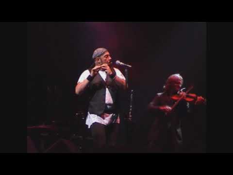 Jethro Tull -  In the grip of stronger stuff (With Chris leslie)  Cropredy 2004