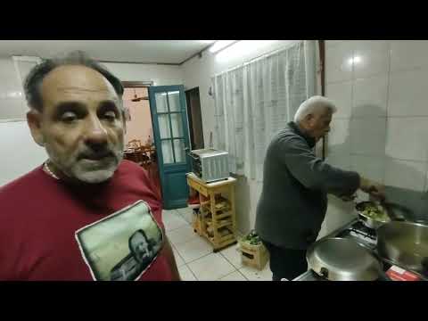 1055- Adrián Maggi con Carlos "El Negro" Bergesio y Daniel Spinelli. Fideos con Brócoli.