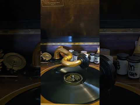 Beautiful Kahana - Victor Salon Orchestra (Nat Shilkret) Victor Records #19764 1925