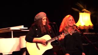 Anne Haigis mit Anke Beuth und Niklas Hauke  &#39;No Man&#39;s Land&#39;