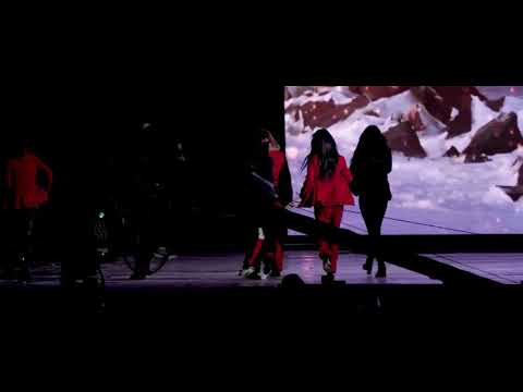 Yook Sungjae, Joy ( BTOB, Red Velvet) bowed at each other during Kpop World Festa 2018 (Feb10,2018)