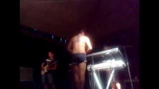 preview picture of video 'Banda mole 2013 - Felisburgo MG...Parte 03 - Rodrigo souza e banda xamego do brasil.'