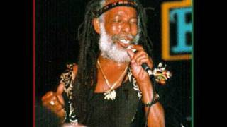 Not an easy road Tafari feat. Big Youth